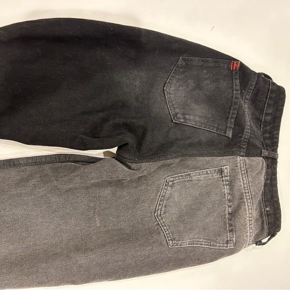 BDG Two-tone High-rise Slim
Straight Jean in Black / Gray - Picture 5 of 6